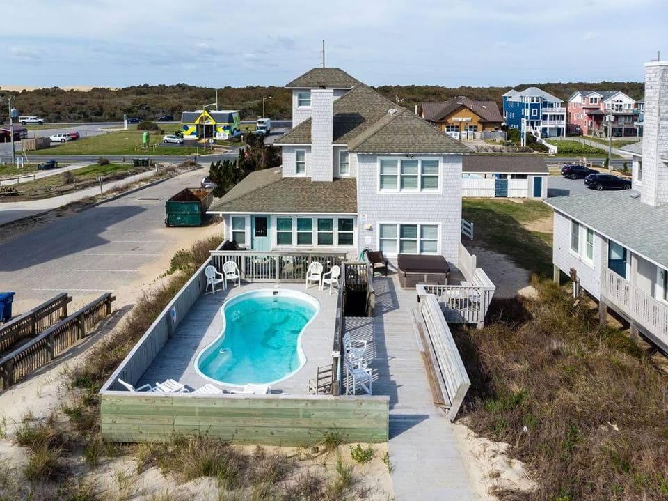 Sea Reunion - Nags Head MP 12.5, Oceanfront, Amazing Views! Pool, Hot Tub, Pets OK House in Nags Head