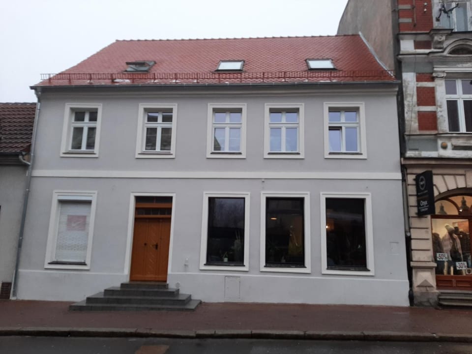 Property building, Facade/entrance