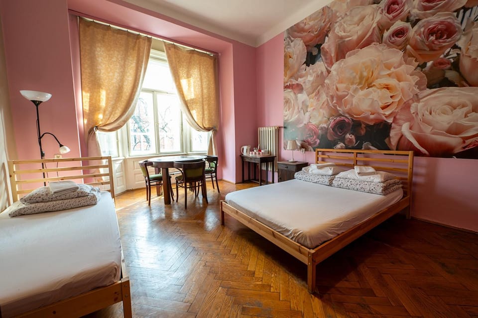 Bed, Photo of the whole room, Decorative detail