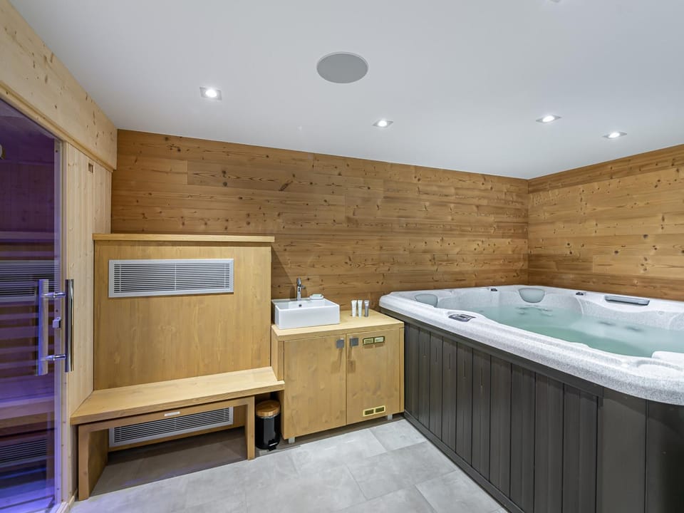 Chalet moderne à Méribel avec spa et animaux acceptés - FR-1-565-1 Chalet in Les Allues