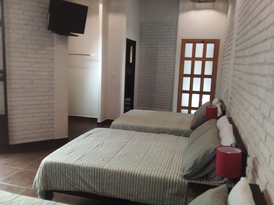 TV and multimedia, Photo of the whole room, Bedroom