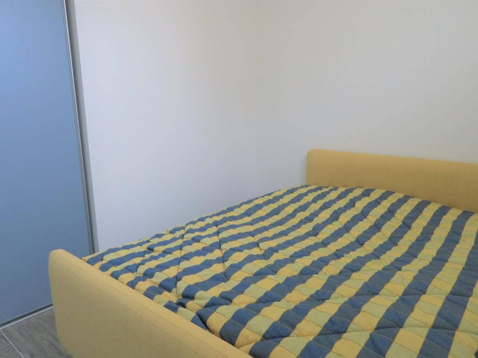 Appartement rénové 3* avec WIFI, centre-ville Perros-Guirec, proche plages et commerces - FR-1-368-263 Apartment in Perros-Guirec