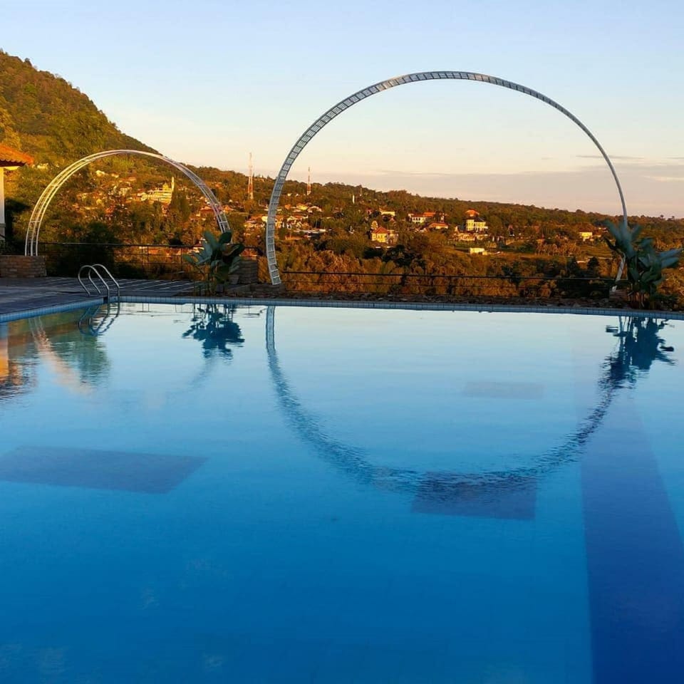 Natural landscape, Swimming pool, Sunrise