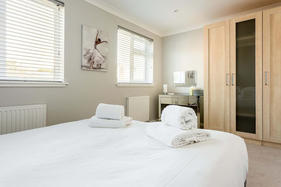 Reel Time - Beautiful Townhouse a Stone's Throw from Poole Quay House in Poole
