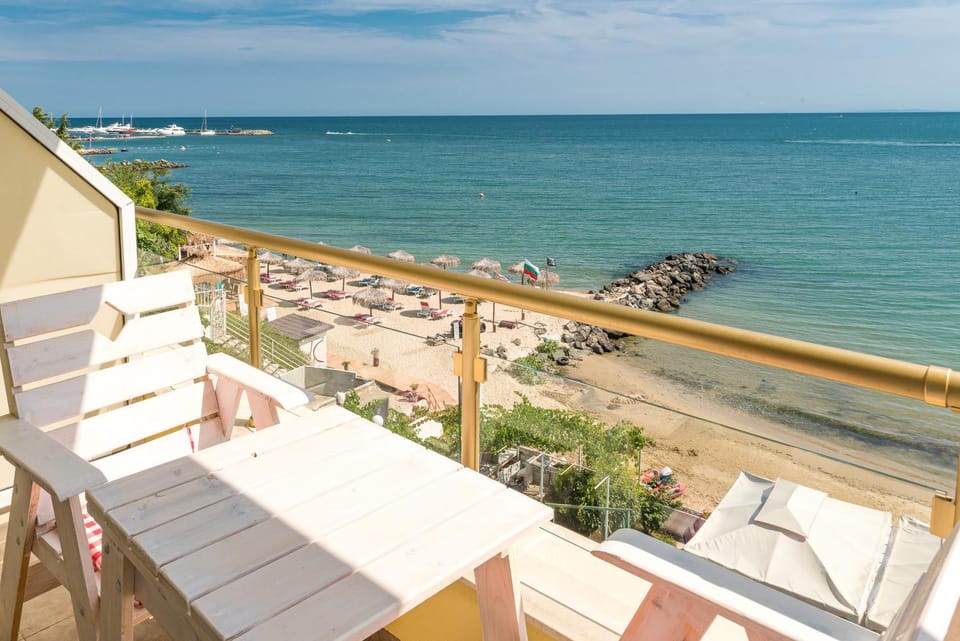 Day, View (from property/room), Balcony/Terrace, Balcony/Terrace, Beach, Sea view, Time of day, sunbed