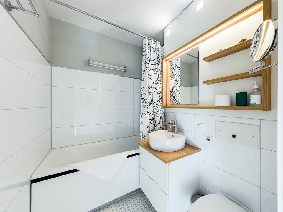Bathroom, Bath