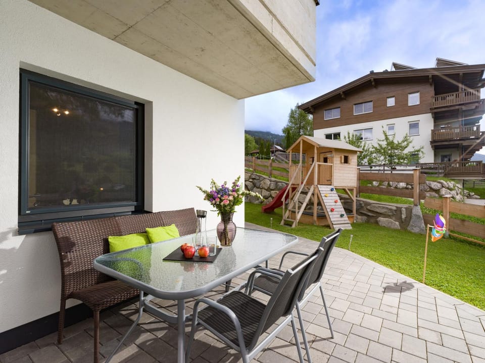 Garden, Balcony/Terrace