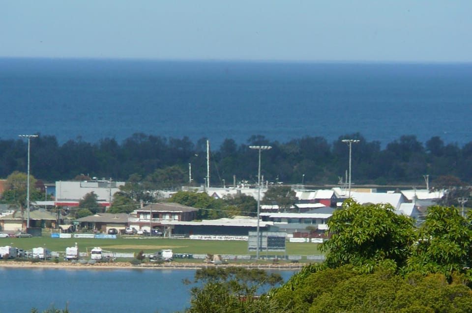 Banksia Waters House in Lakes Entrance