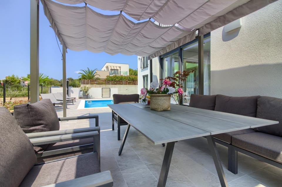 Modern Villa Flavia in Medulin near the beach Villa in Medulin