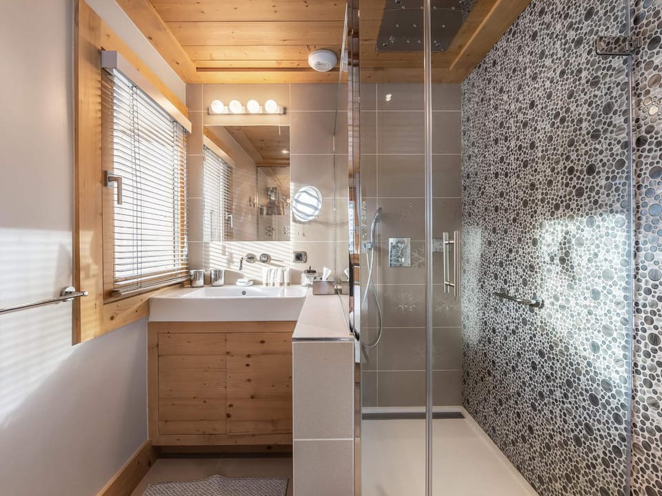 Chalet familial rénové avec sauna près des pistes - FR-1-565-10 Chalet in Les Allues