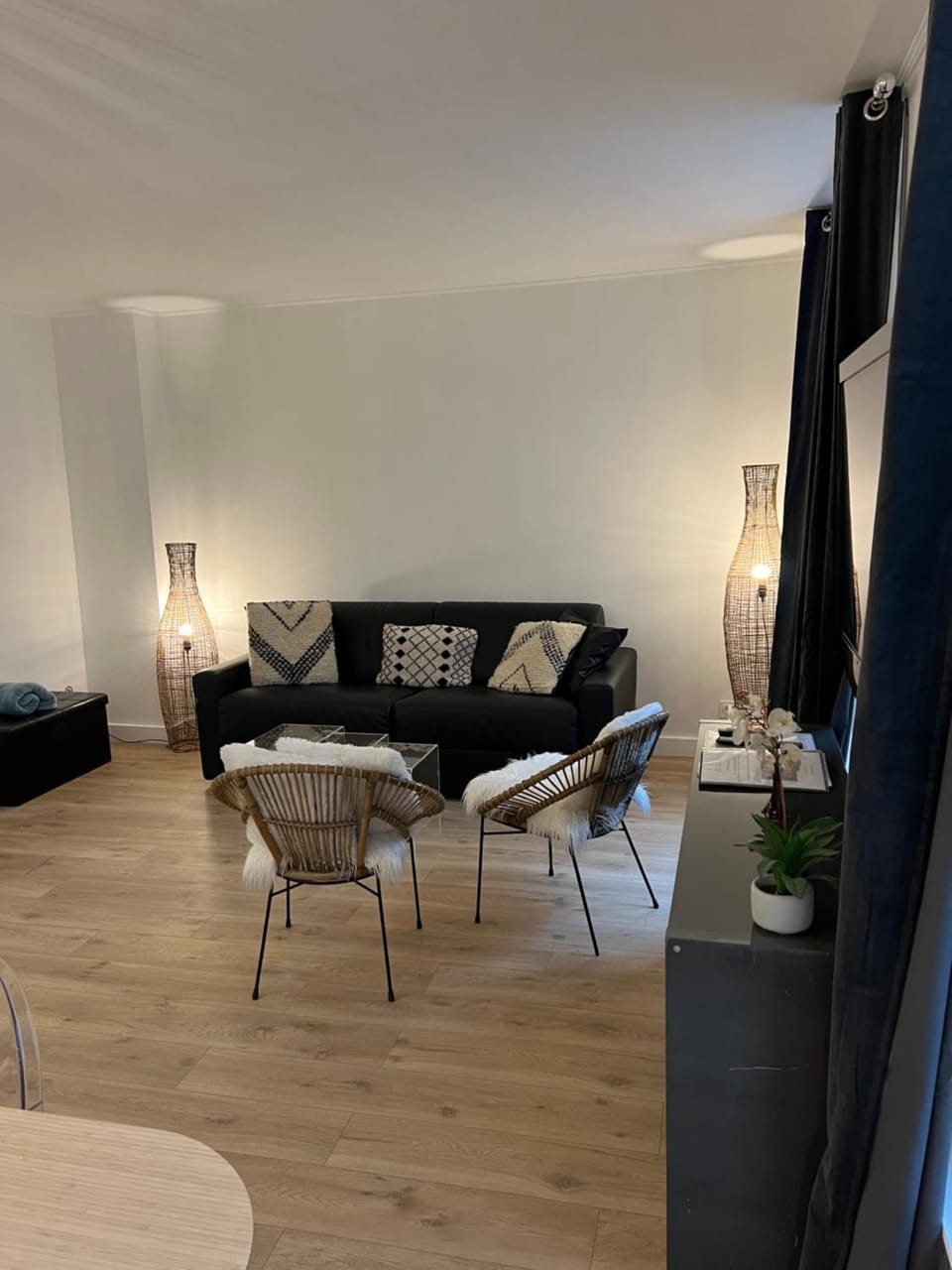 TV and multimedia, Living room, Seating area