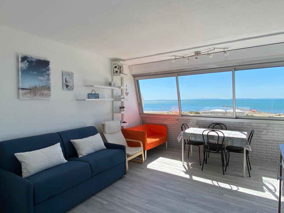 Studio front de mer avec vue mer panoramique ! Apartment in Le Grau-du-Roi
