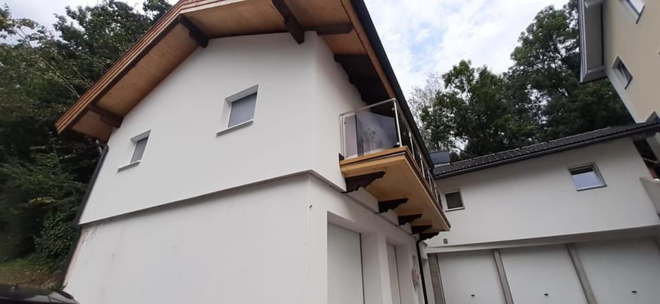 Property building, Summer, Balcony/Terrace