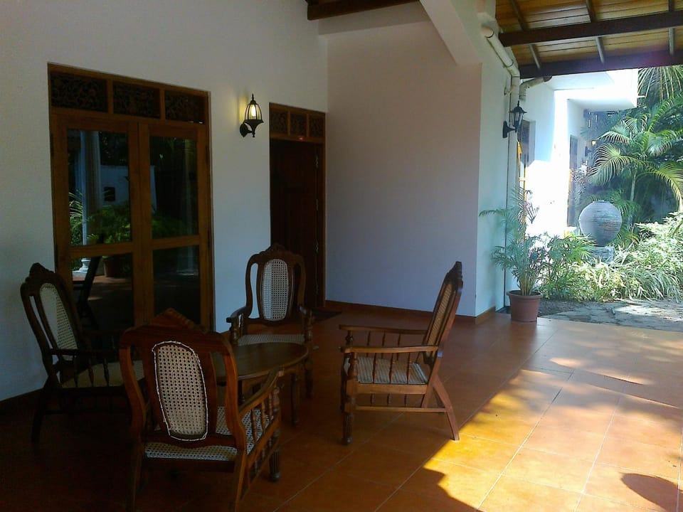 Patio, Restaurant/places to eat, Day