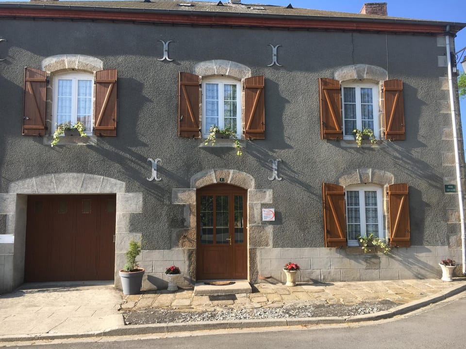 Property building, Facade/entrance