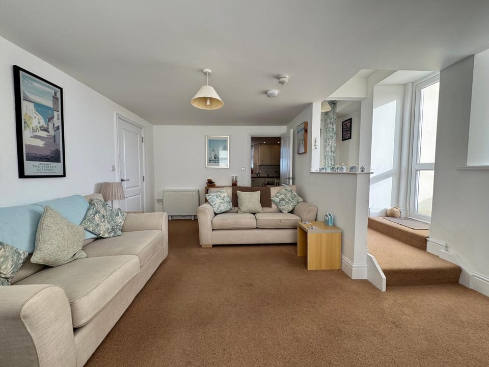 15 The CLIFF APARTMENT-2 BED- SEA VIEW House in Trearddur Bay