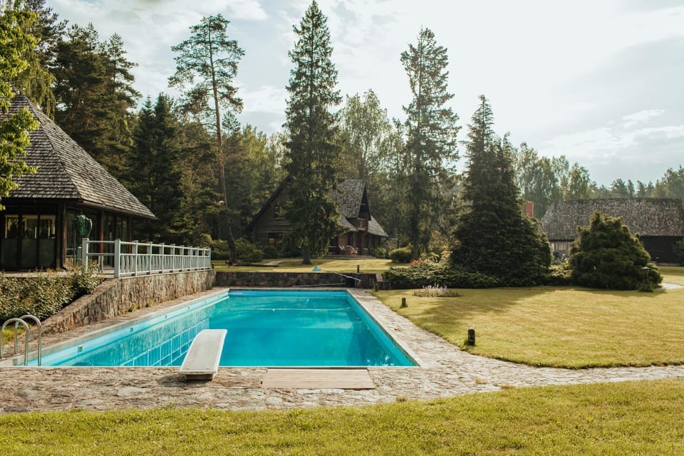 Swimming pool
