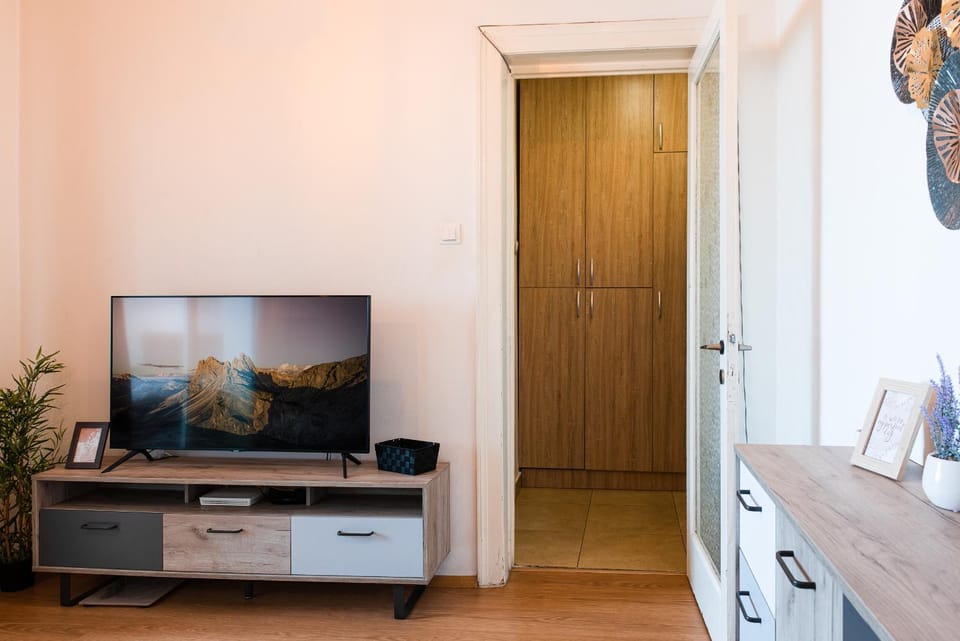 TV and multimedia, Living room, wardrobe