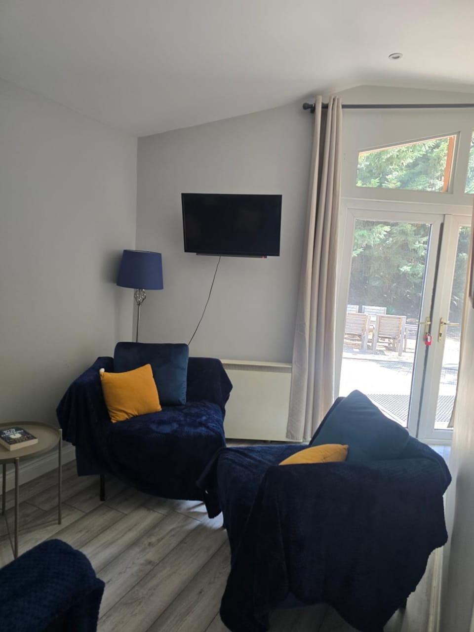 The Reading three bedroom chalet with gardens, suitable for contractors Apartment in England