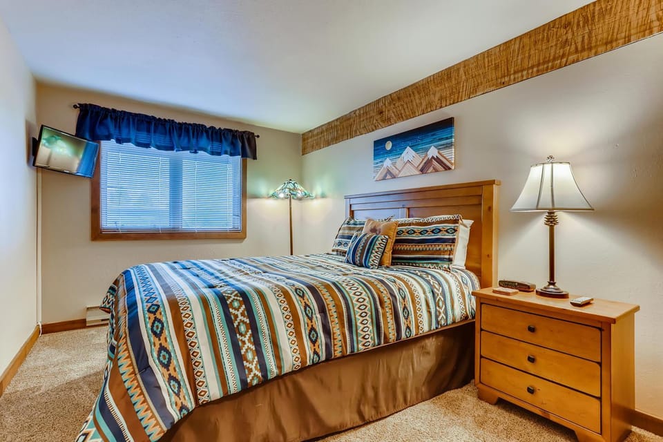 Gold Point #5-C - Great Views - Hot Tub Access House in Breckenridge