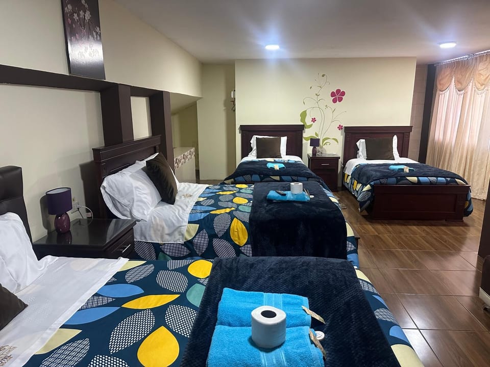 Hotel Casa Santa Lucía Bed and Breakfast in Banos
