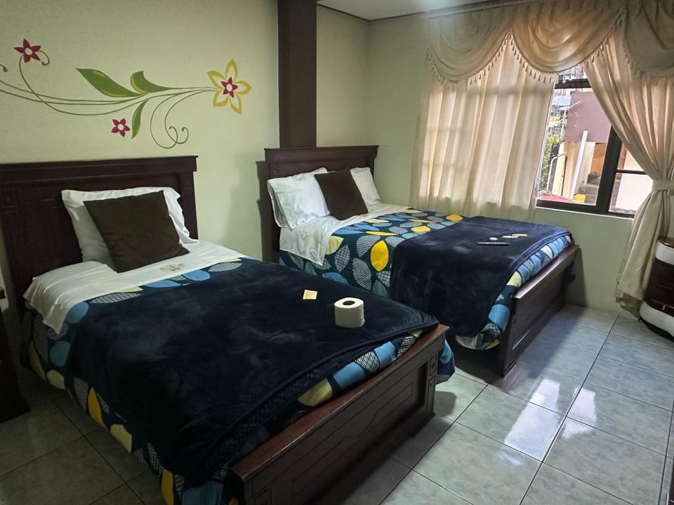 Hotel Casa Santa Lucía Bed and Breakfast in Banos