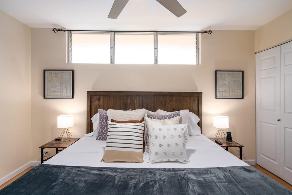Bed, Photo of the whole room, Bedroom
