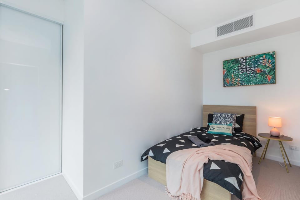 KOZYGURU SKYTOWER BRISBANE CBD 2 BED APT QBN222-1815 Apartment in Kangaroo Point