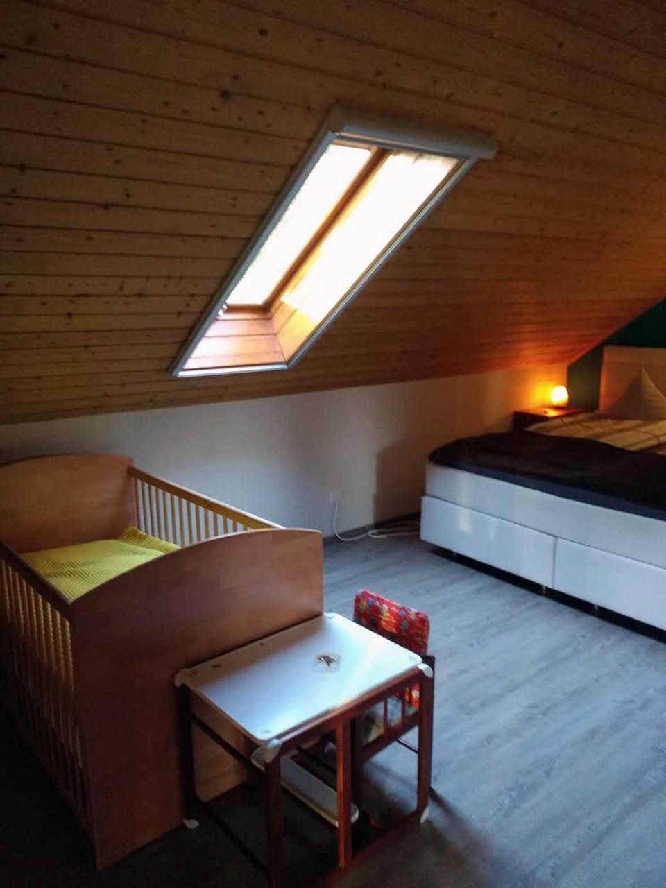 Bedroom, cot