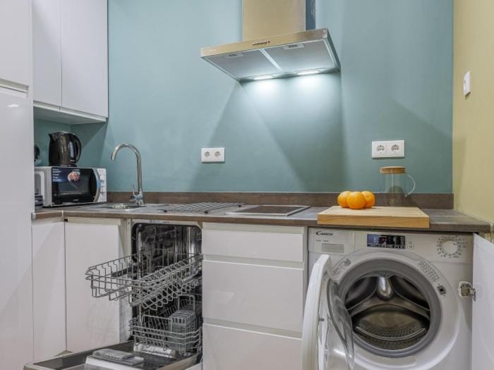 Kitchen or kitchenette, Communal kitchen