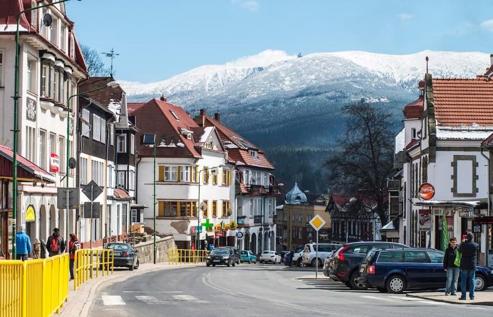 Property building, Nearby landmark, People, Winter, City view, Mountain view, Location