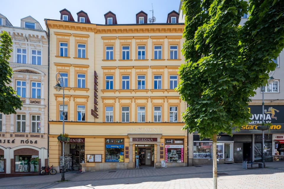 Property building, Facade/entrance