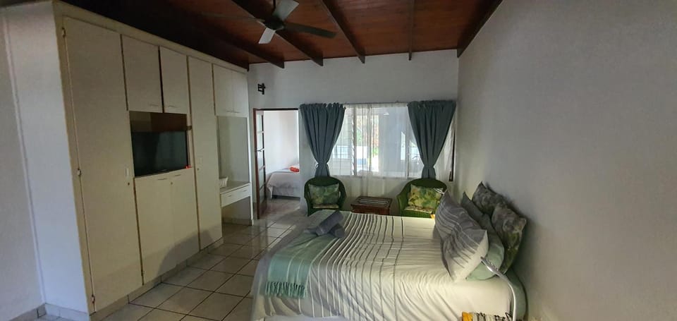 11 Manzini Chalets -Timone's Retreat Apartment in KwaZulu-Natal