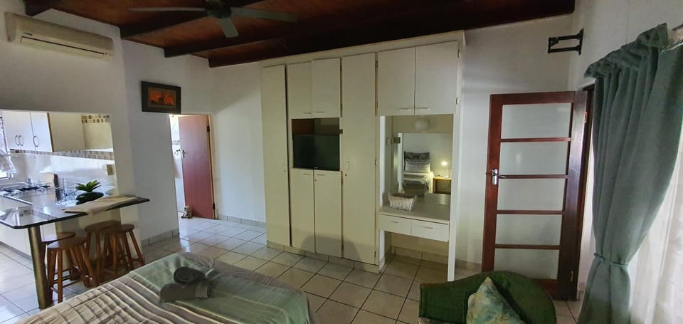 11 Manzini Chalets -Timone's Retreat Apartment in KwaZulu-Natal