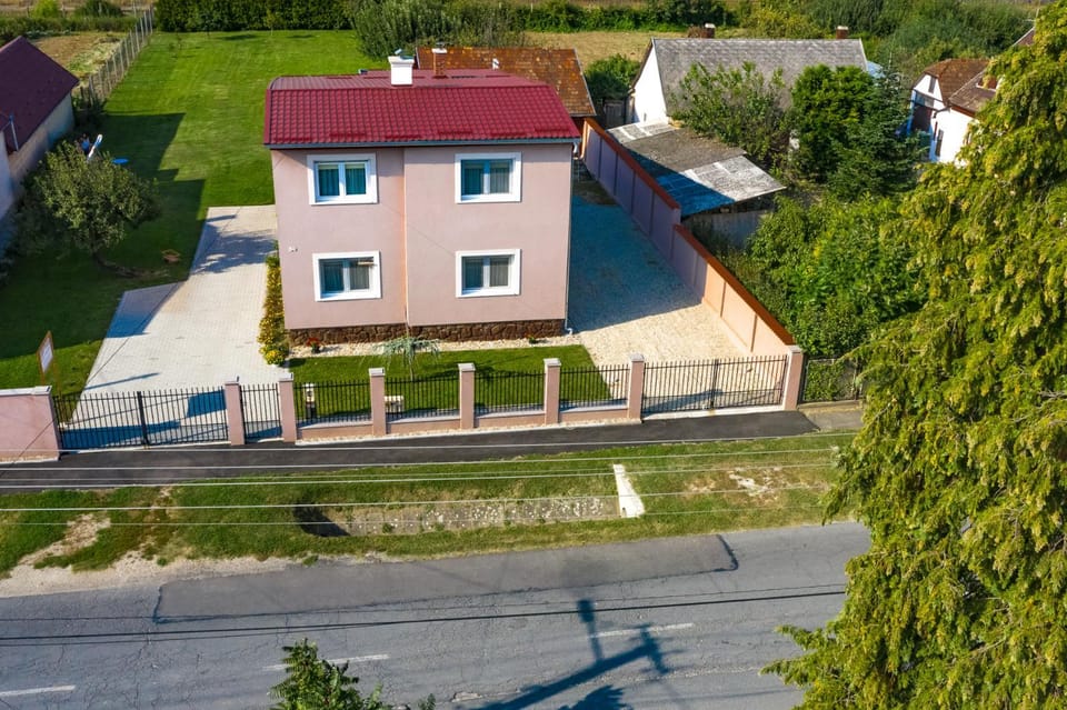 Facade/entrance, Street view
