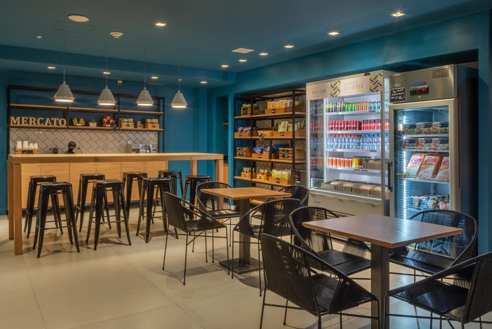 Lounge or bar, Food and drinks, Seating area, Supermarket/grocery shop