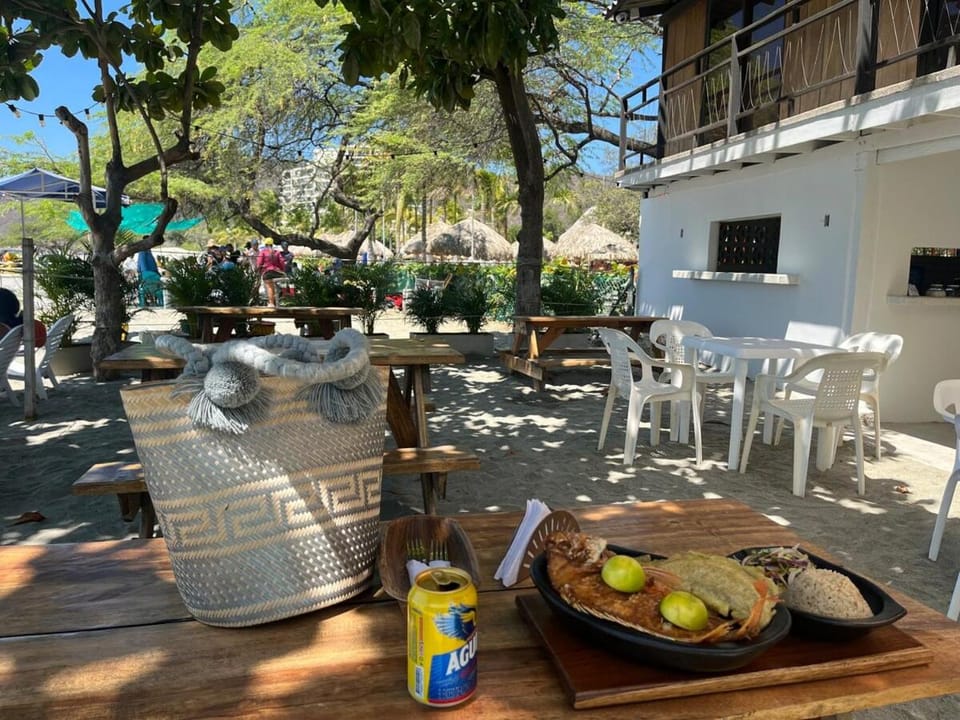 Restaurant/places to eat, Food and drinks