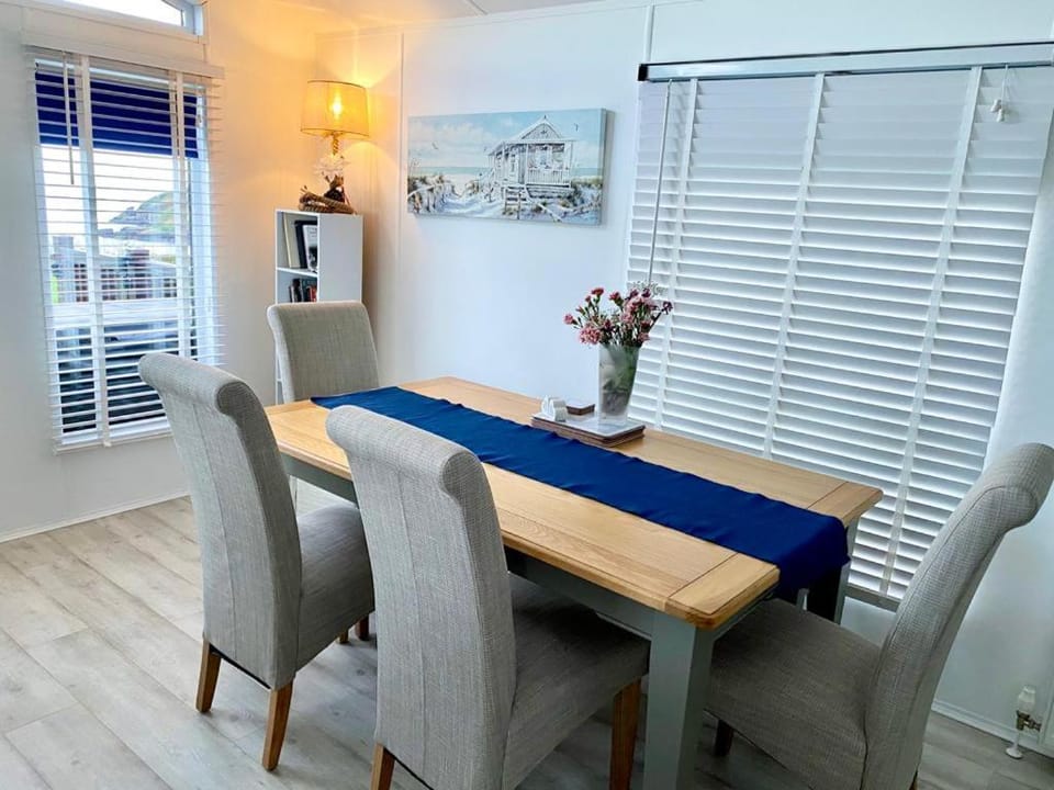 Loxley's Devon Lodge Nature lodge in Brixham