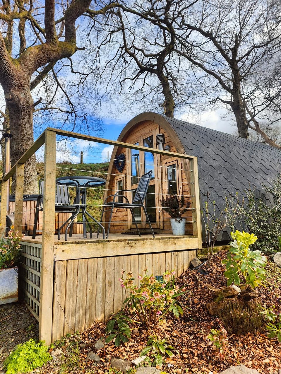 Tan-y-Dderwen Pod Campground/ 
RV Resort in Wales