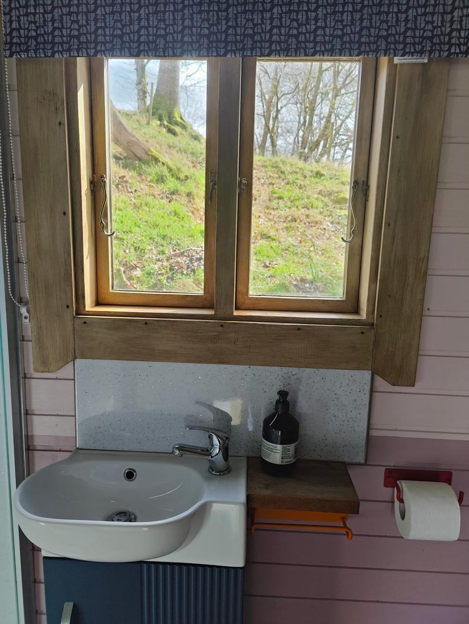 Tan-y-Dderwen Pod Campground/ 
RV Resort in Wales