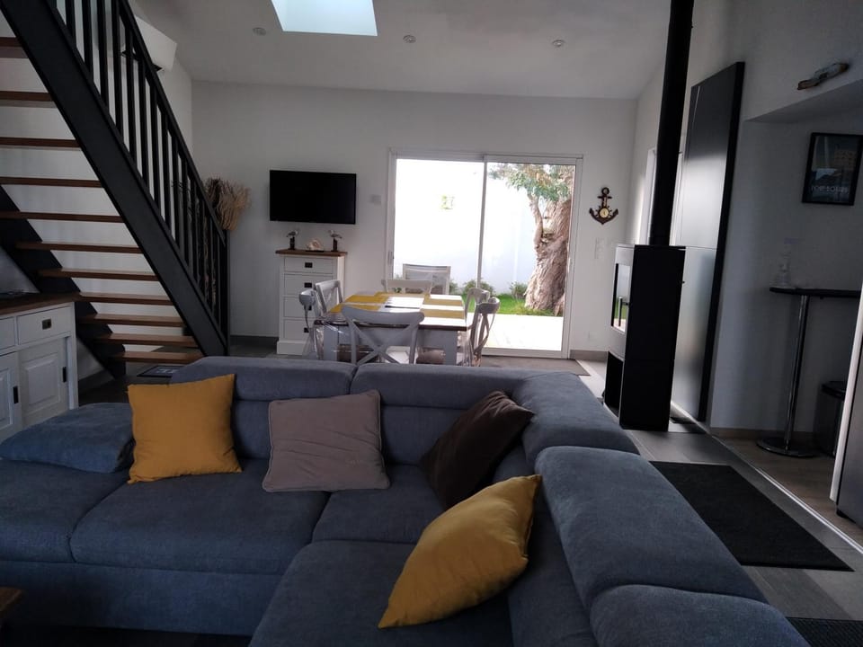 Communal lounge/ TV room, Lounge or bar