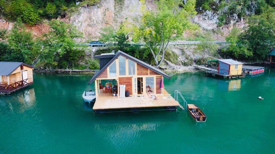 Lake House Perucac House in Zlatibor District, Serbia