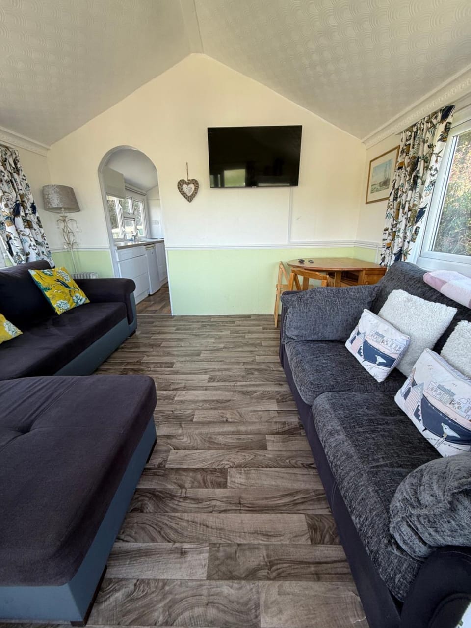 Chalet 5 Clarach Bay Apartment in Tirymynach