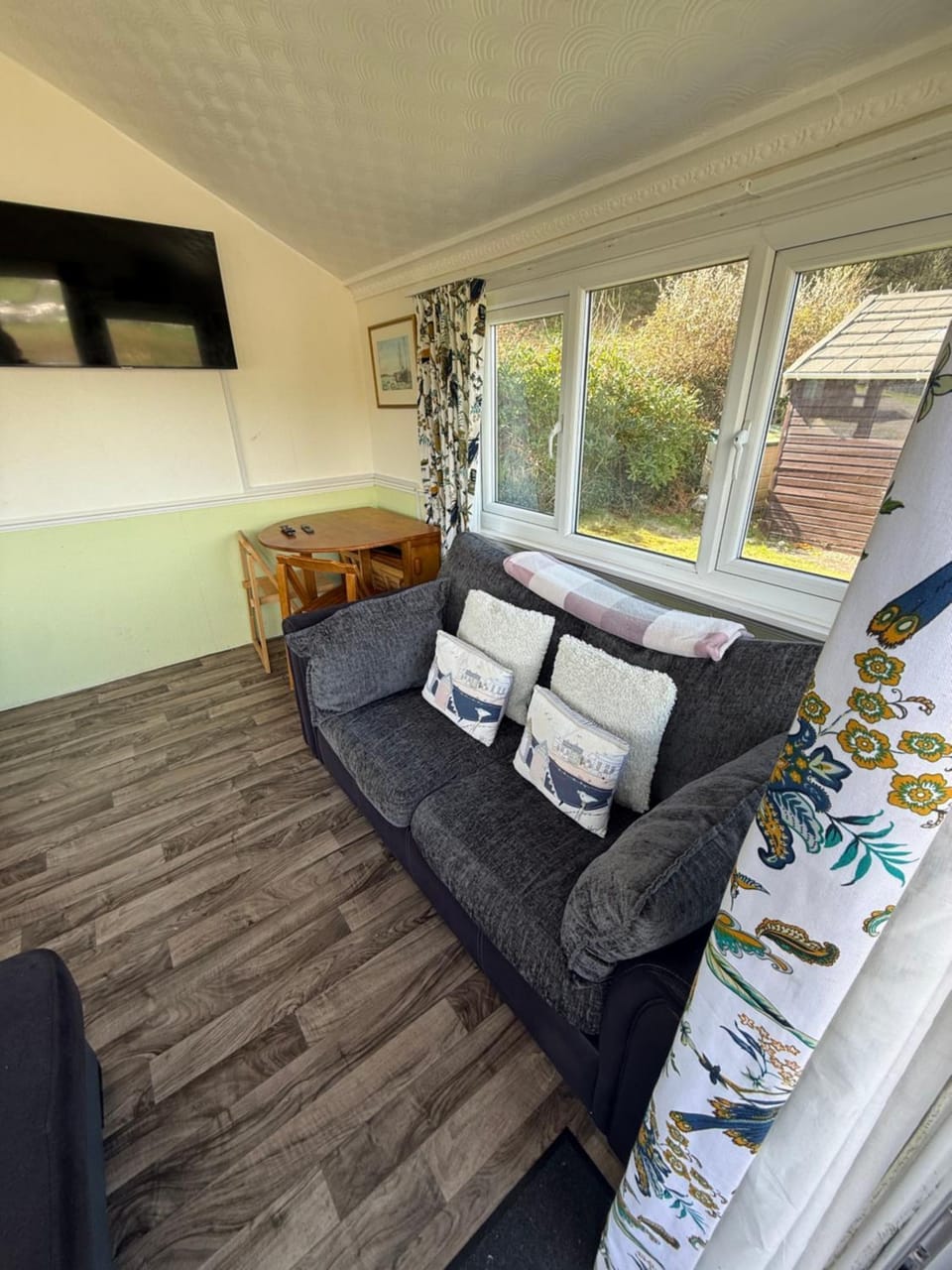 Chalet 5 Clarach Bay Apartment in Tirymynach