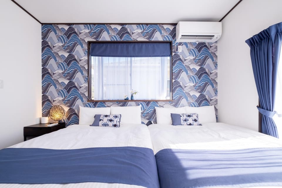 Photo of the whole room, Bedroom