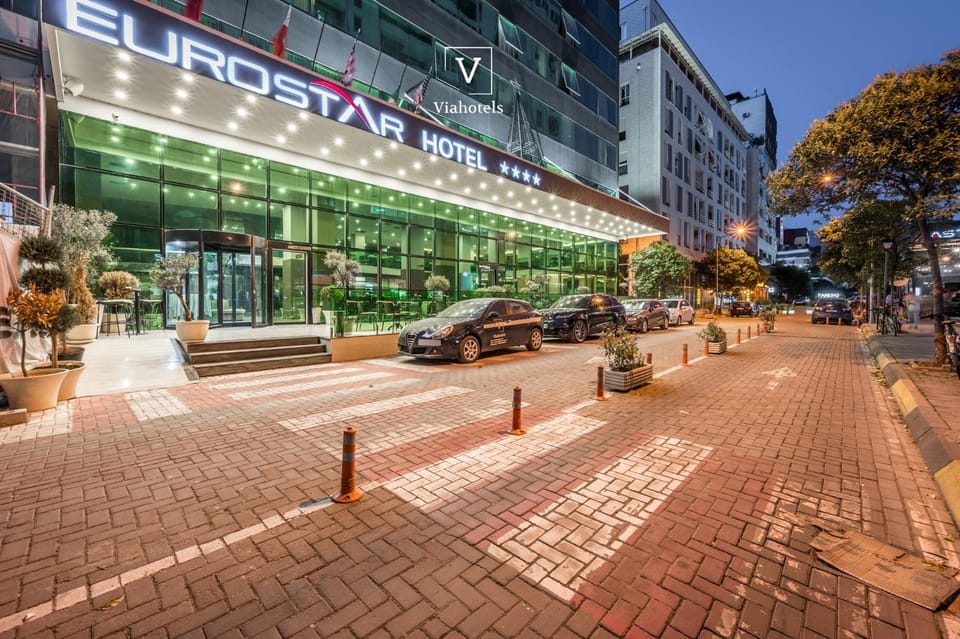 Property building, Lobby or reception, Street view, Parking