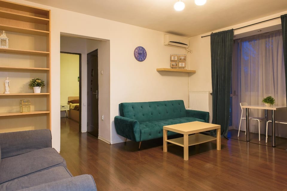 Living room, Seating area, air conditioner