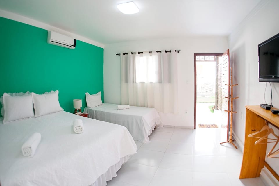 Bed, TV and multimedia, Bedroom, air conditioner
