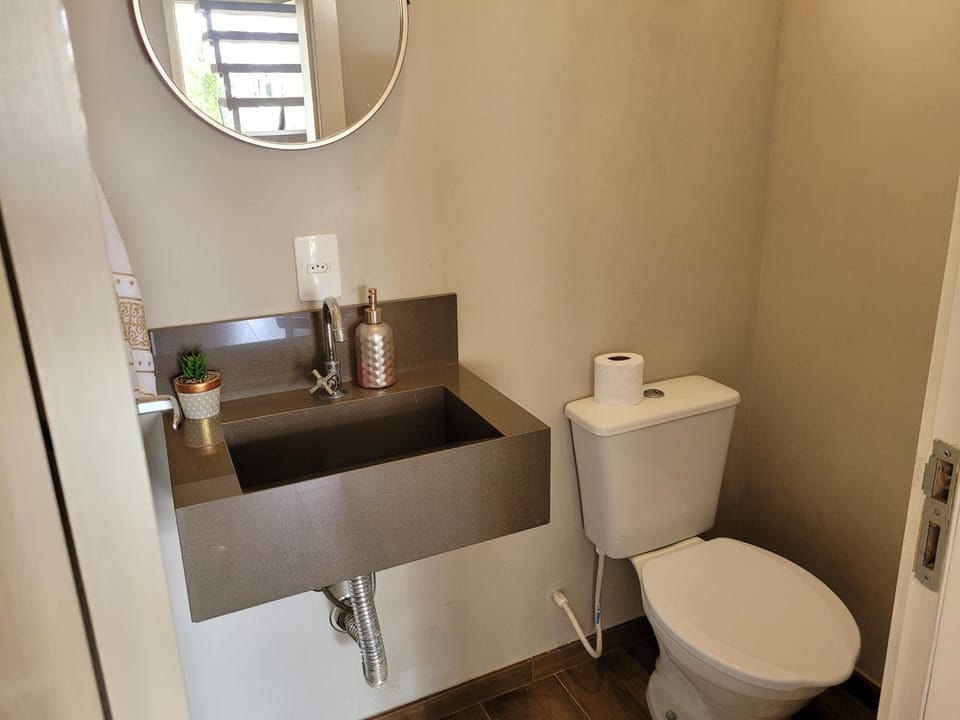 Excelente Sobrado Confortável no Centro de Tijucas Próximo as Praias Apartment in State of Santa Catarina