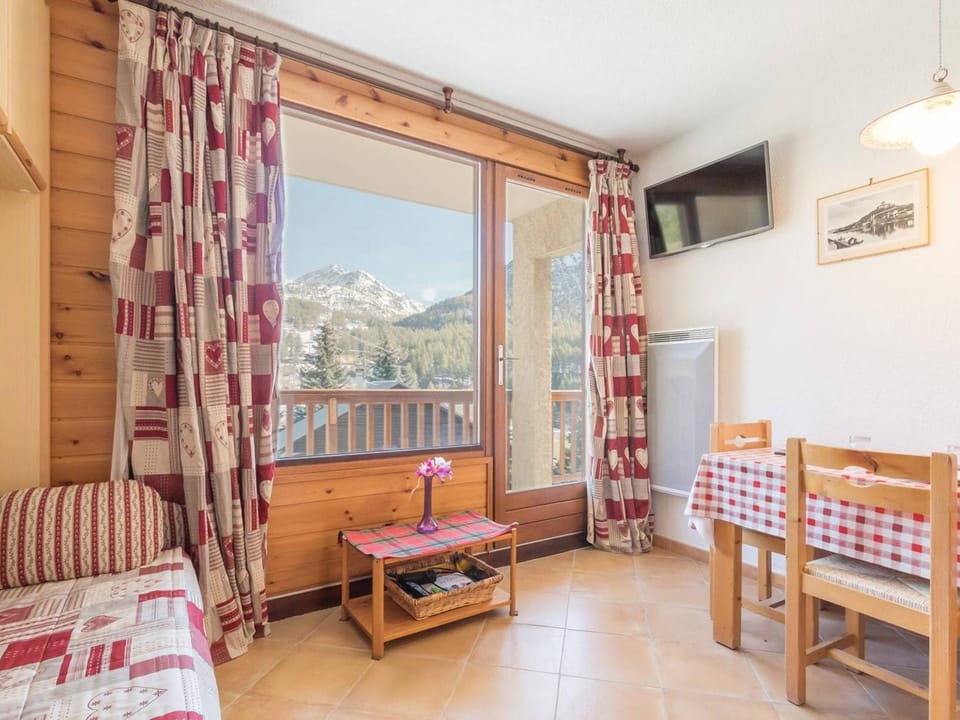 Charmant studio Montgenèvre, 3 pers, balcon sud, proche pistes - FR-1-330D-31 Apartment in Montgenèvre